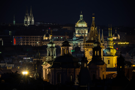 Praha stověžatá
